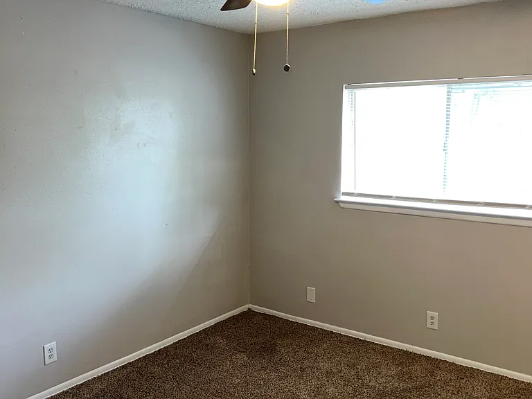 7006 Glen Grv — Photo 12