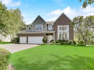 1695 Natures Way, Lindenhurst, IL 60046