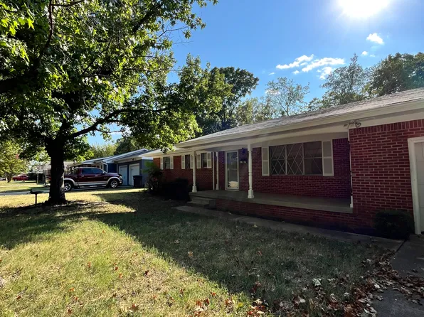 1749 Winchester St, Ardmore, OK 73401