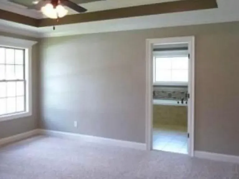 4347 Kenilworth Cir — Photo 7