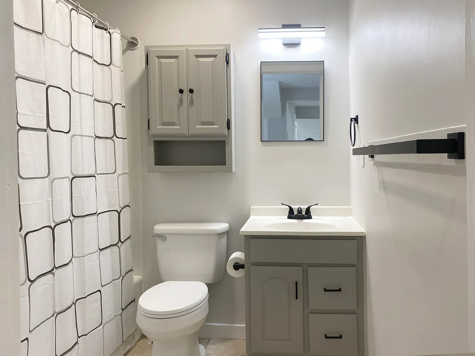 2 bed, 900 sqft, $1,600 — Photo 4