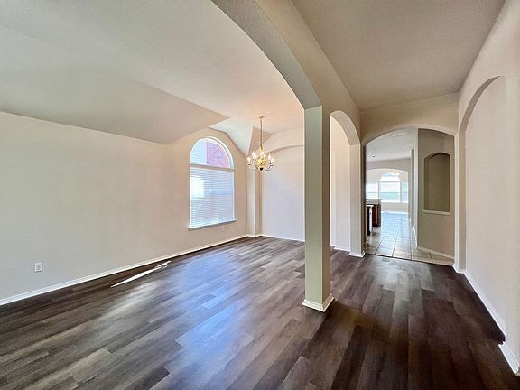 3rd image of 5533 Green Hollow Ln