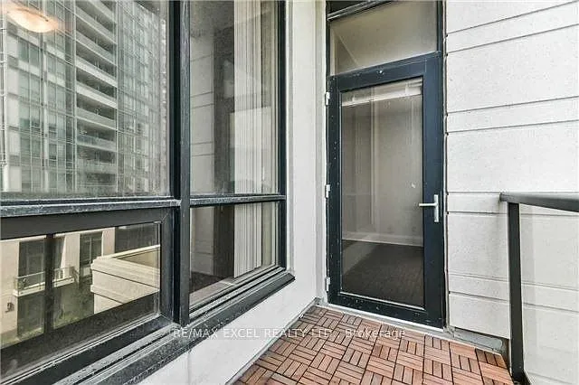 100 Harrison Garden Blvd #423 — Photo 26