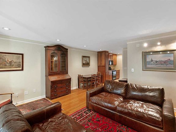 4th image of 30 White St