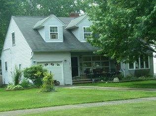 5890 W 224th St, Fairview Park, OH 44126