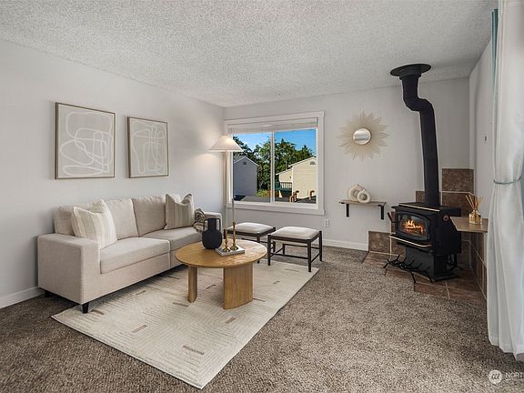 5th image of 17431 Ambaum Boulevard S #D18