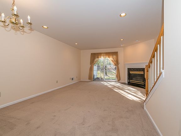 3rd image of 1890 Mansfield St