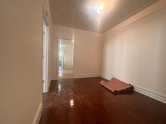 4th image of 2536 Cruger Ave Floor 2