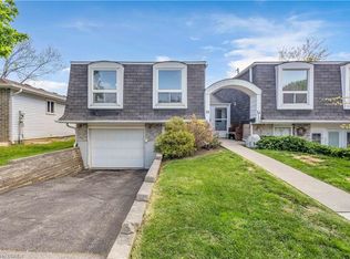 16 Nautical Rd, Brantford, ON N3P1G6