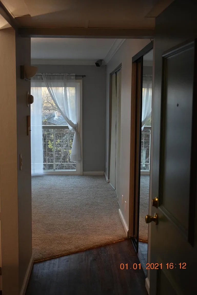 490 N Civic Dr APT 110 photo 1
