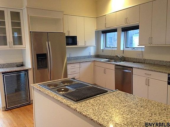 4th image of 151 Eagle St #B
