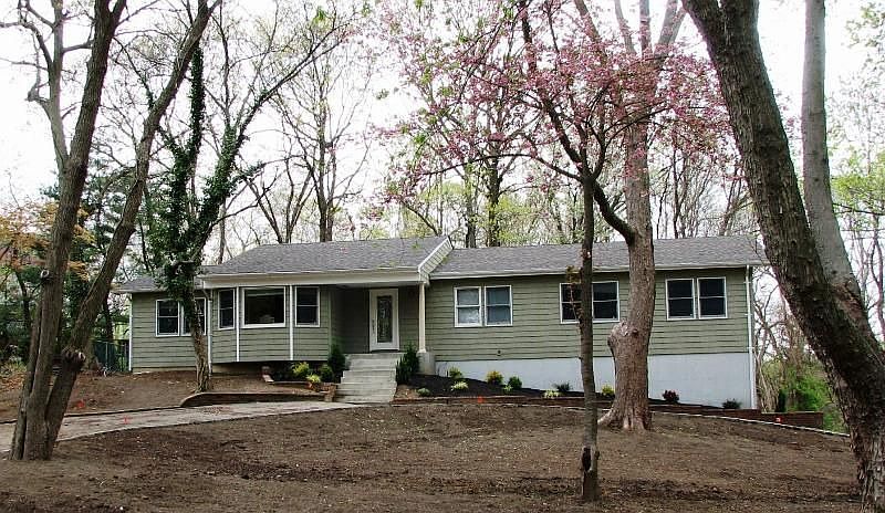 2nd image of 39 Threepence Dr