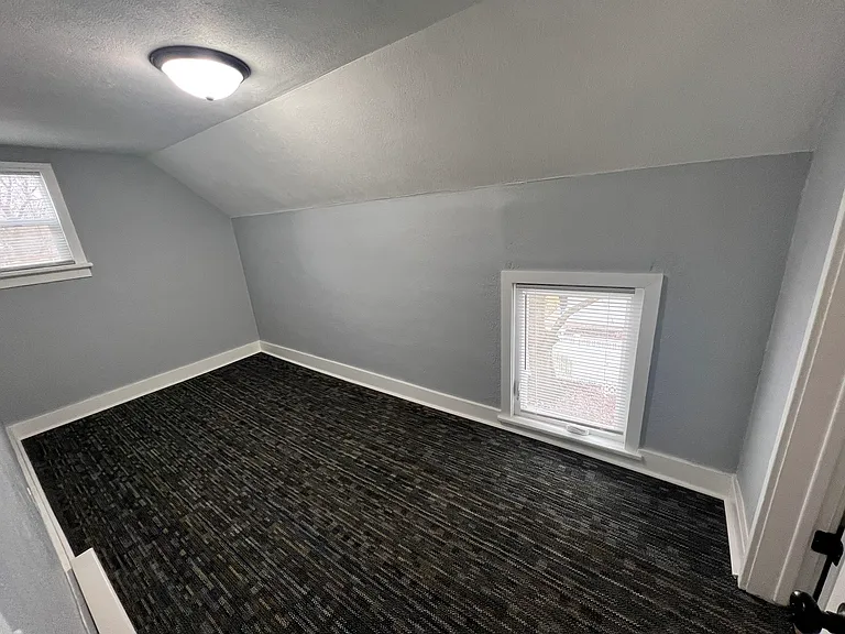 417 S Sheldon St — Photo 13