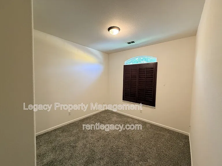 10230 Canadeo Cir — Photo 22