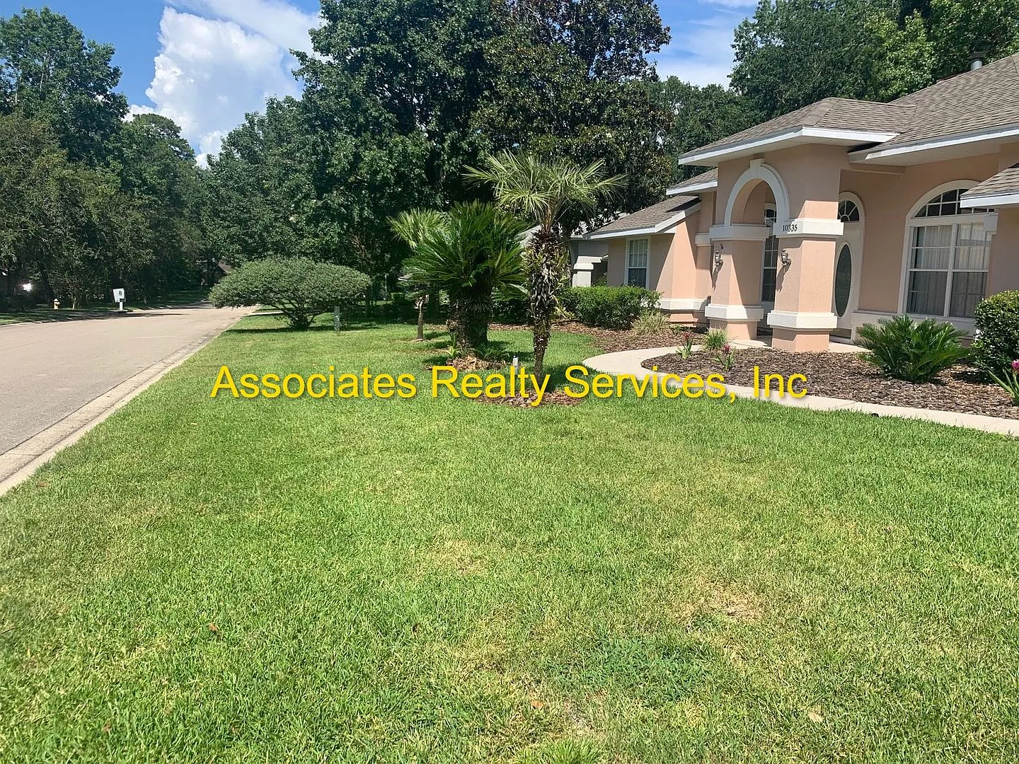 Extra Large 4/3 In Broadmoor Sublease Through July 2027. — Photo 2