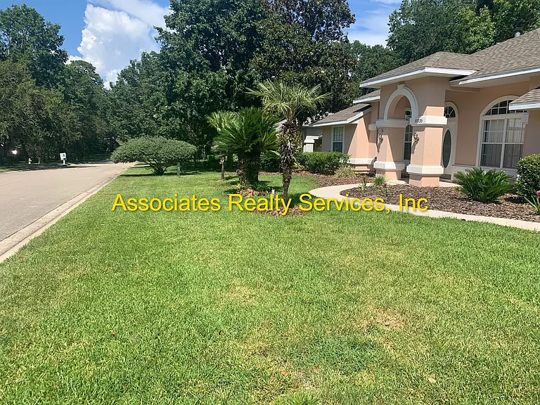 10335 NW 13th Ln — Photo 2