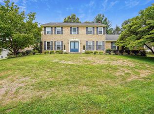 1424 Rosewood Hill Dr, Vienna, VA 22182