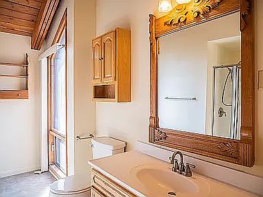 4th image of 151 Lakeview Cir