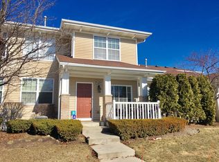 1262 Walnut Glen Dr, Crystal Lake, IL 60014