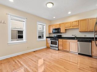 22 3rd St #1, Cambridge, MA 02141