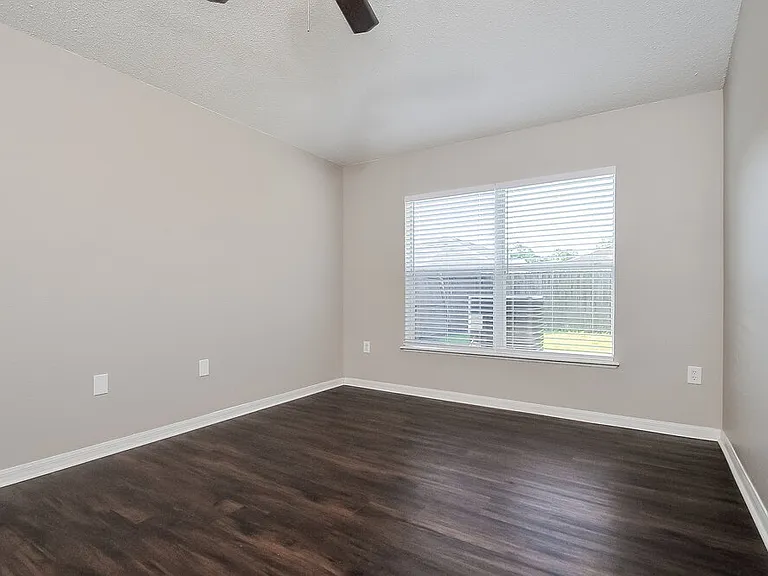 30250 Rattana Ct — Photo 8