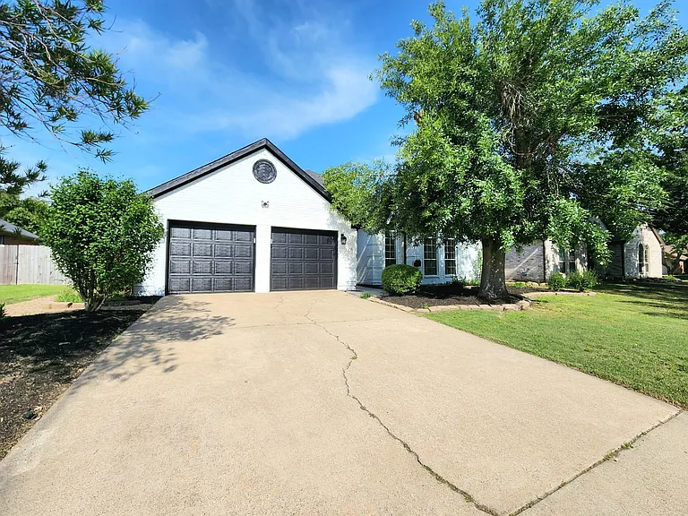 10 Palo Duro Ct — Photo 1