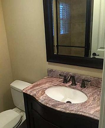 5th image of 9098 Collington Sq