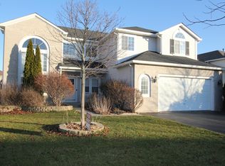 250 Ellis Rd, Lake In The Hills, IL 60156