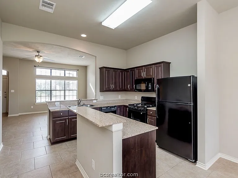 2020 Turning Leaf Dr — Photo 4