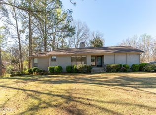 418 Deerwood Ln, Lexington, TN 38351