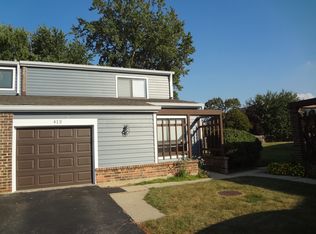 413 Hickory Dr, Wheeling, IL 60090