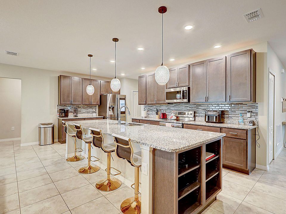 1st image of 438 SW Naftal Place