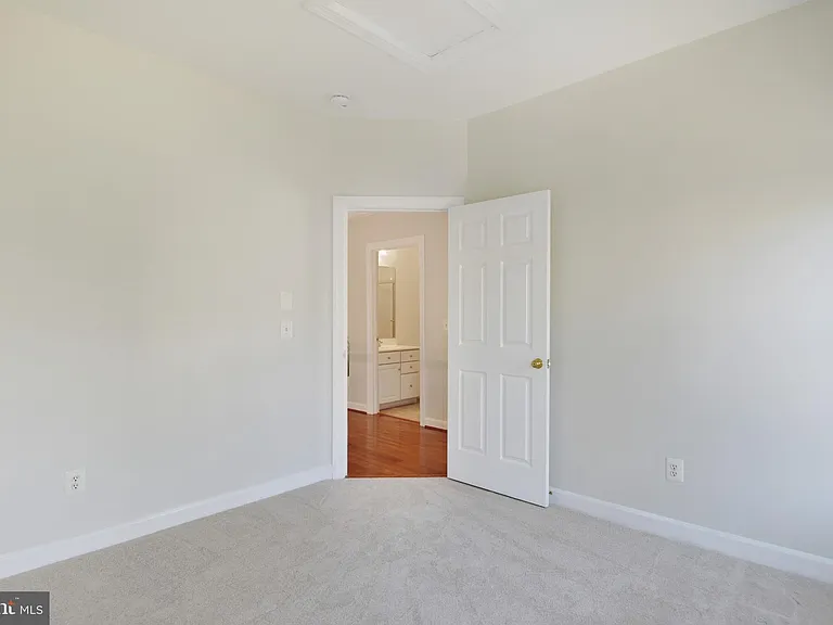 8416 Churchside Dr — Photo 55