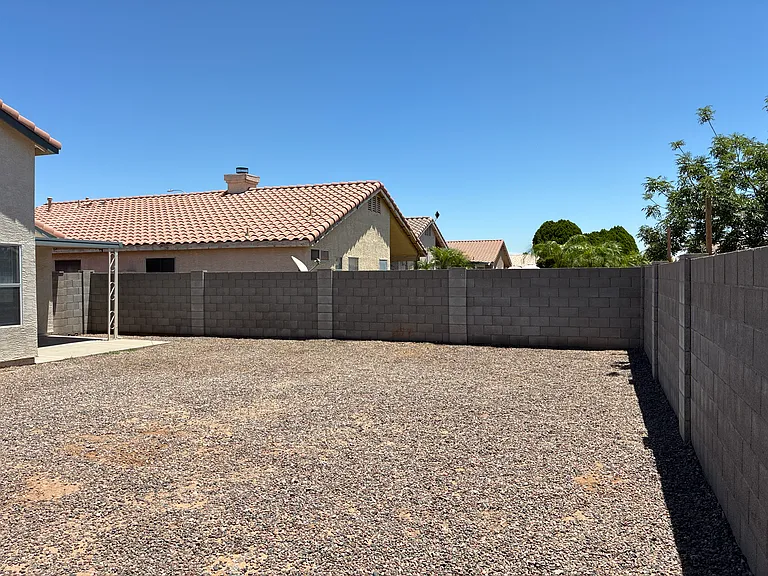 10523 W Windsor Blvd — Photo 39