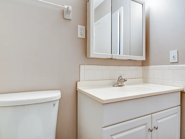 Fox Hunt Apartments — Photo 51