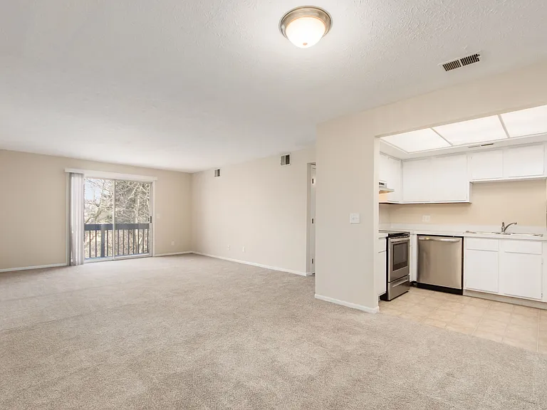 2059 Park Run Dr — Photo 2