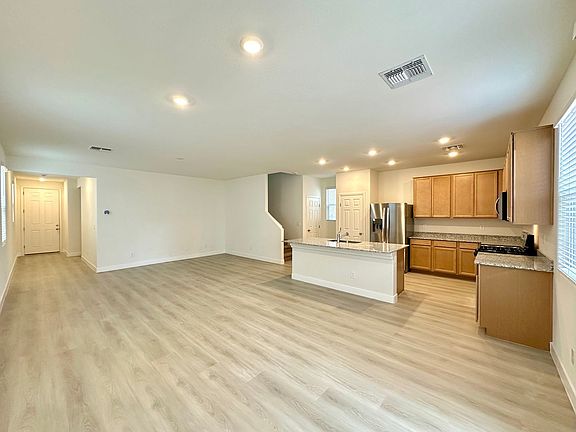 3rd image of 4090 Juniper Pear Ave