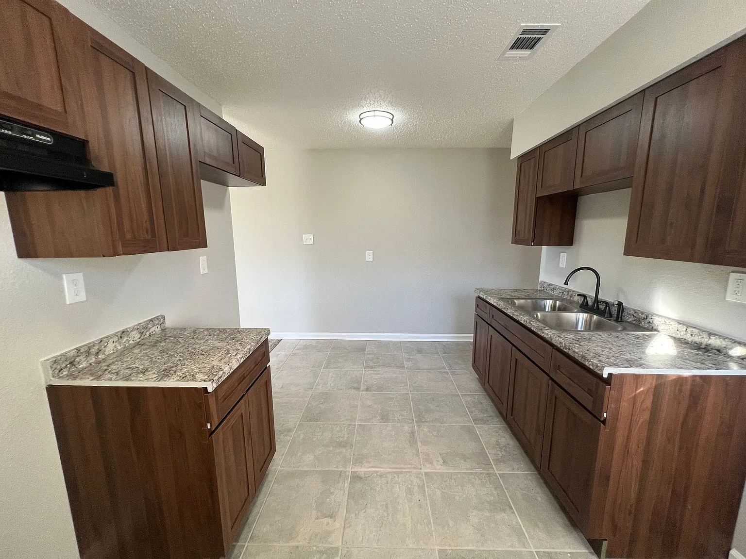 2422 Charjean Cv — Photo 2