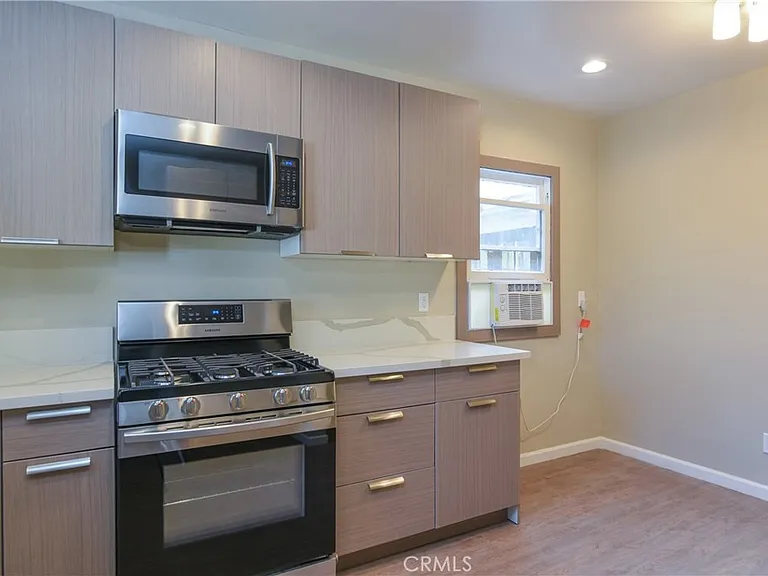 226 S Rexford Dr — Photo 14