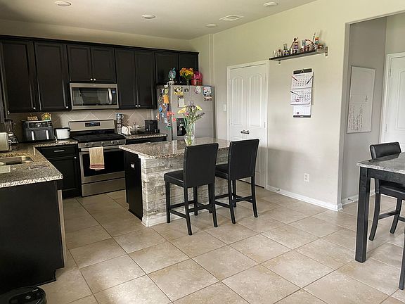 4th image of 14927 Cutleaf Ln