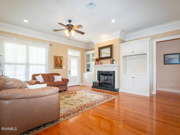 5th image of 1047 Woodridge Dr