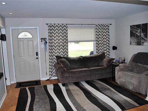 2nd image of 304 Heather Dr