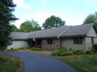 N65W30675 Beaver Lake Rd, Hartland, WI 53029