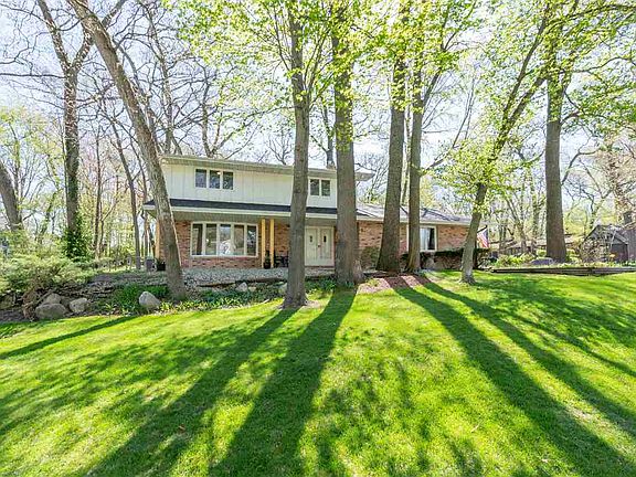 3rd image of 52016 Carriage Hills Dr