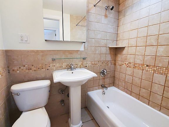 5th image of 350 E 58th St #2C