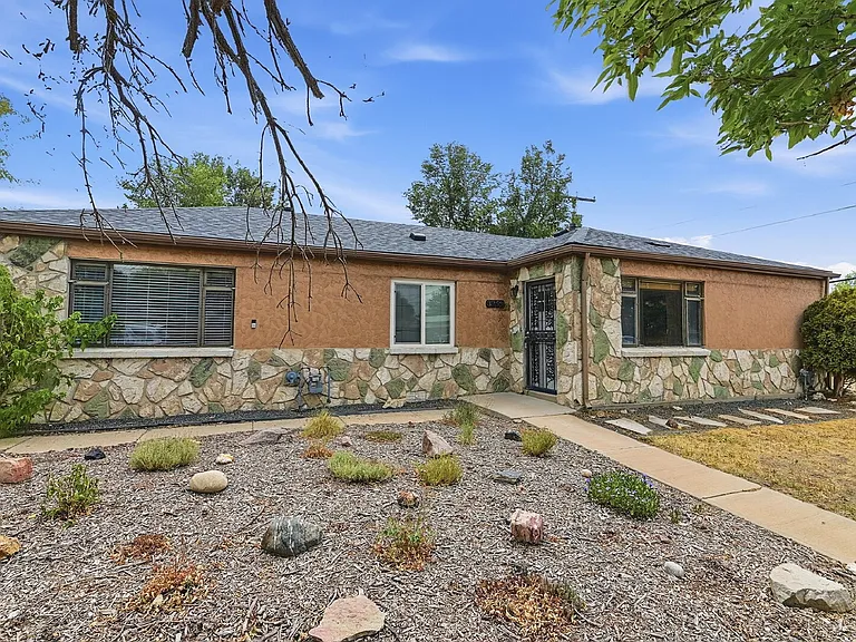 3259 N Adams St — Photo 23