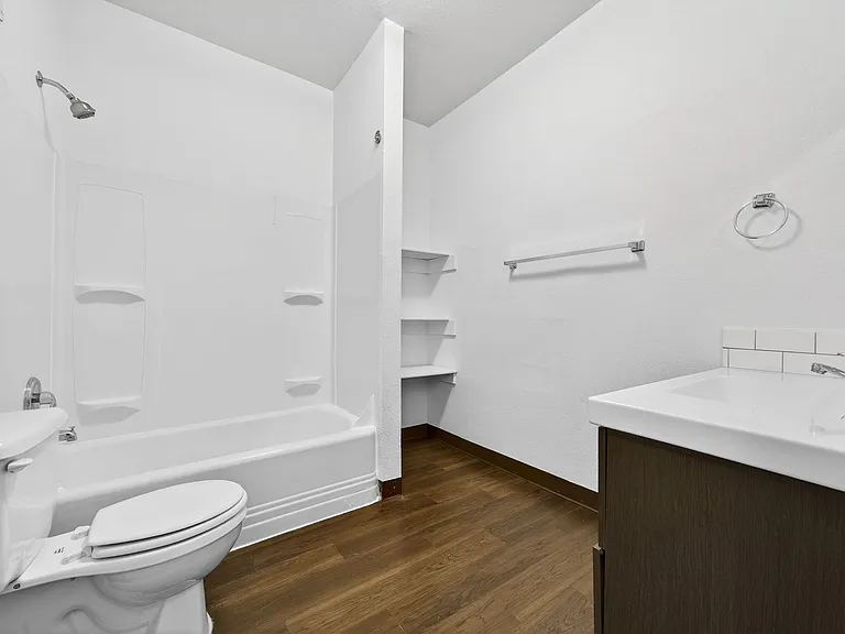 5114 N Williams Ave — Photo 8