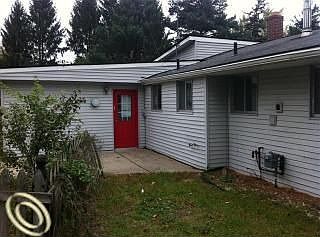 2nd image of 1635 Lakeview Dr