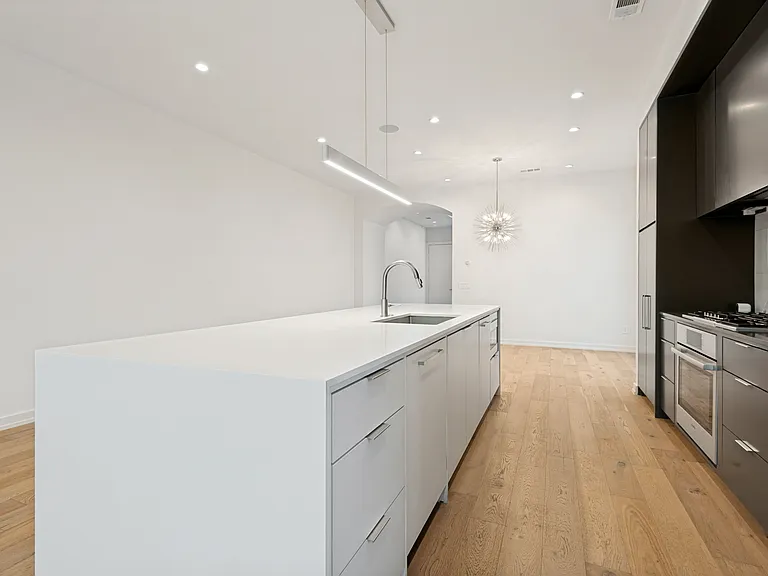 4719 Belmont Ave — Photo 6