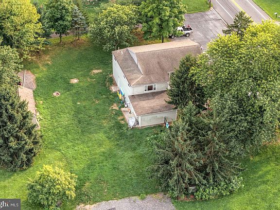 4th image of 3185 Spring Rd